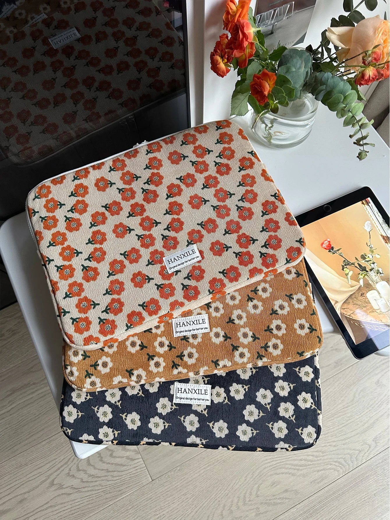 💻 Funda Retro de Pana con Flores para Portátil y Tablet 💻