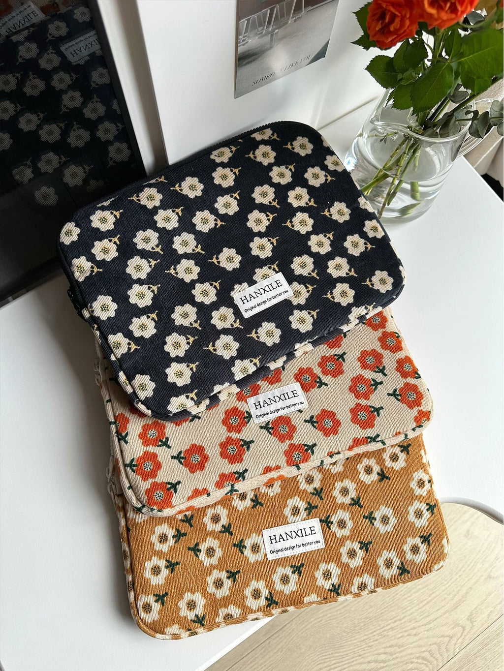 💻 Funda Retro de Pana con Flores para Portátil y Tablet 💻