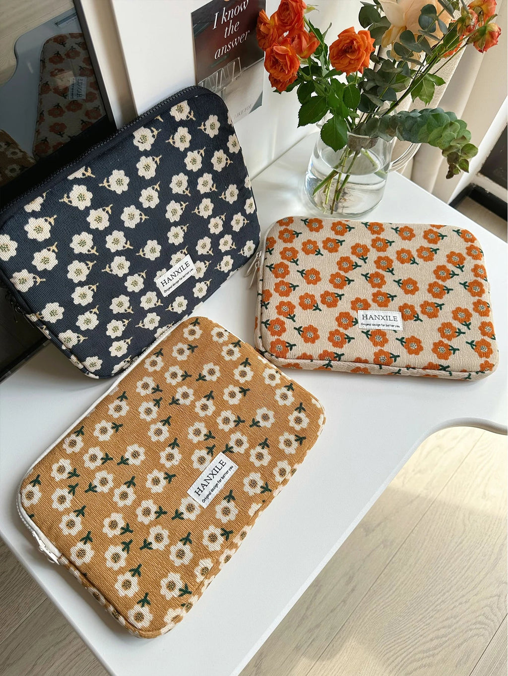 💻 Funda Retro de Pana con Flores para Portátil y Tablet 💻