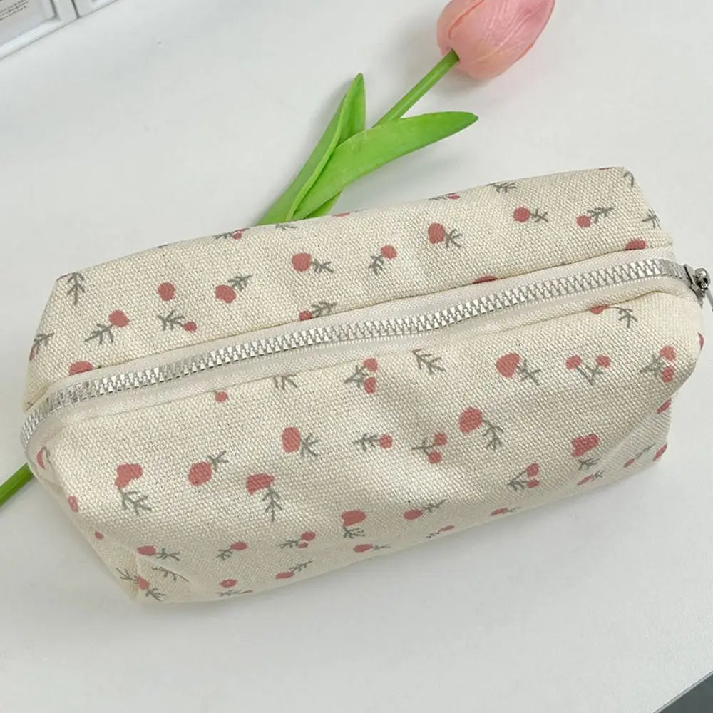 🌸 Estuche Floral de Gran Capacidad 🌸