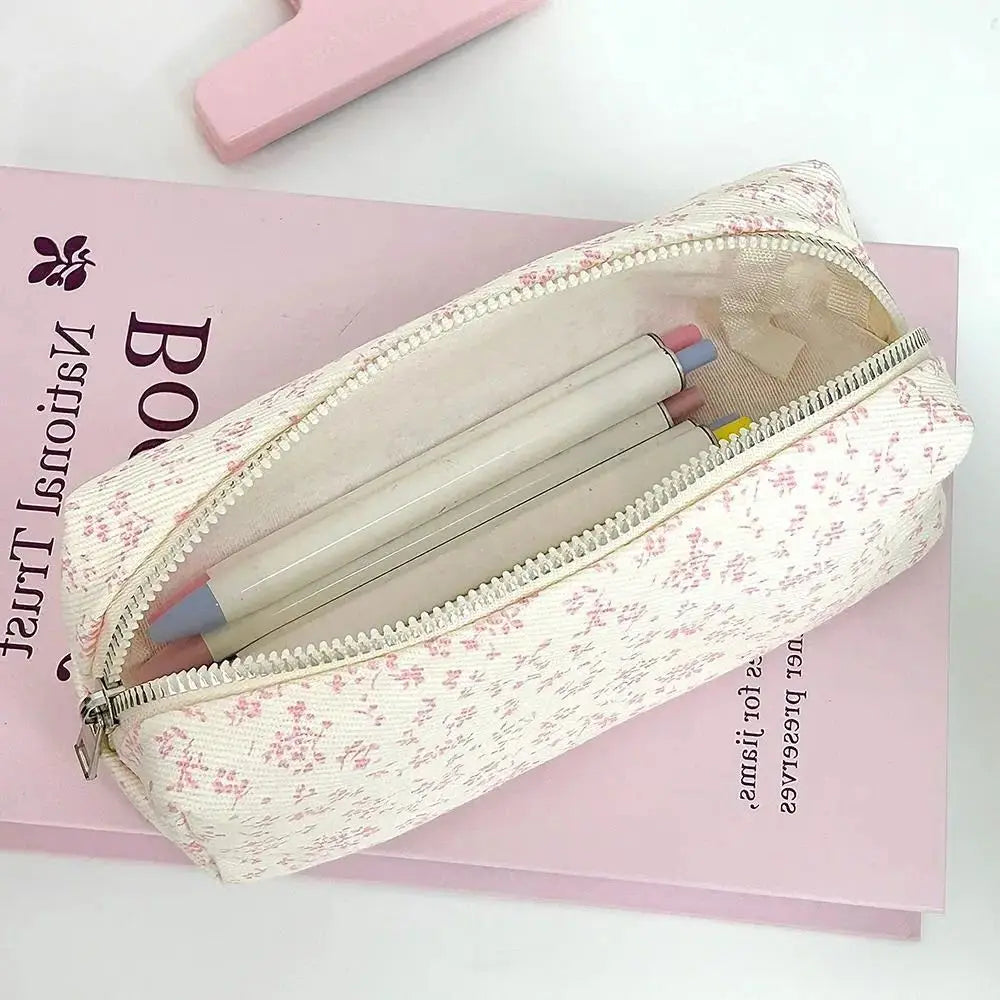 🌸 Estuche Floral de Gran Capacidad 🌸